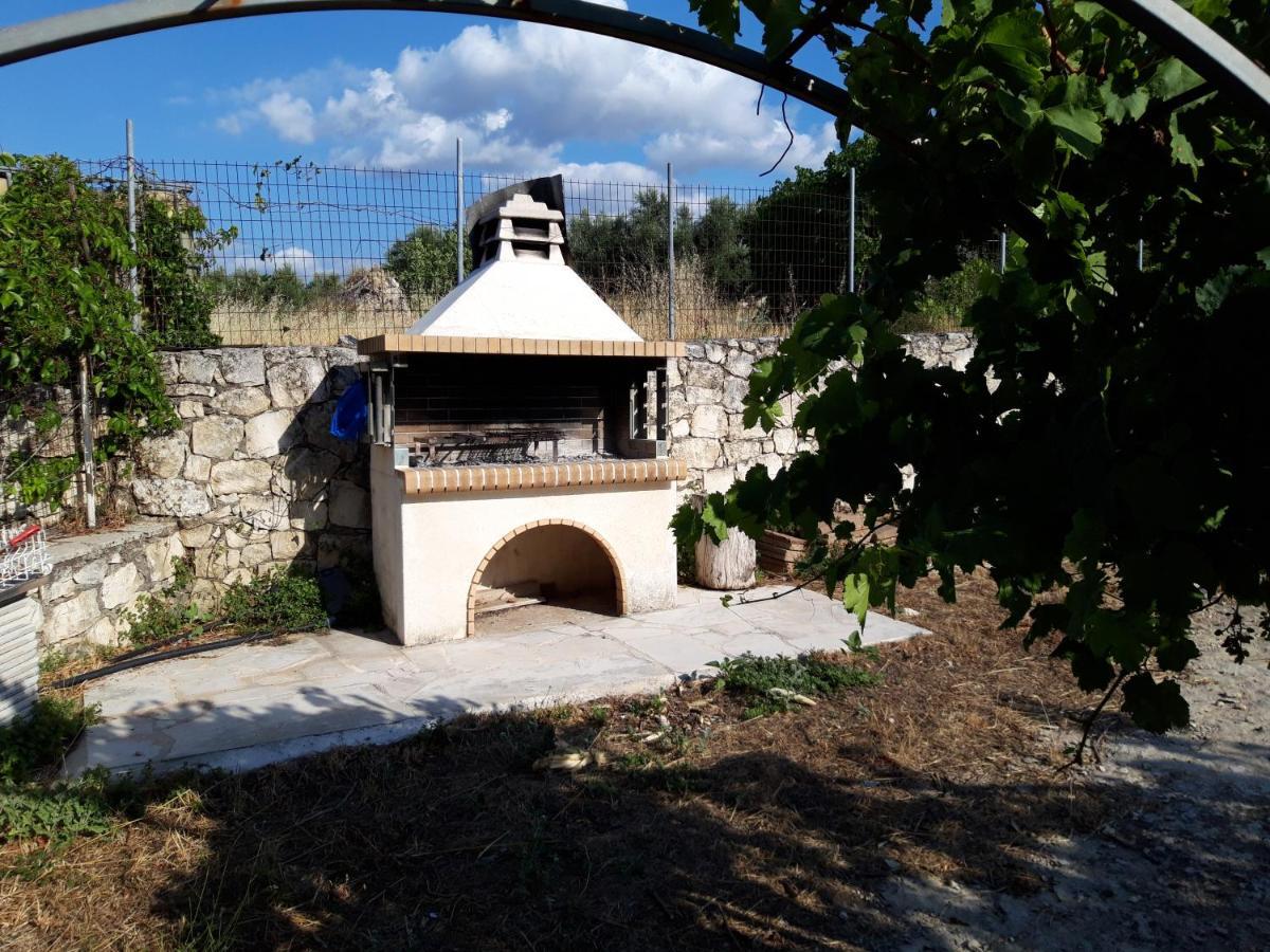 Villa Aloni Margaritai Bagian luar foto