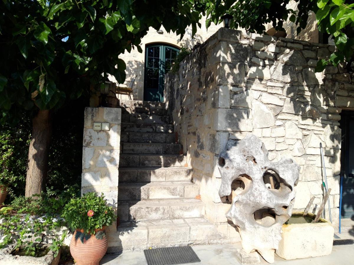 Villa Aloni Margaritai Bagian luar foto